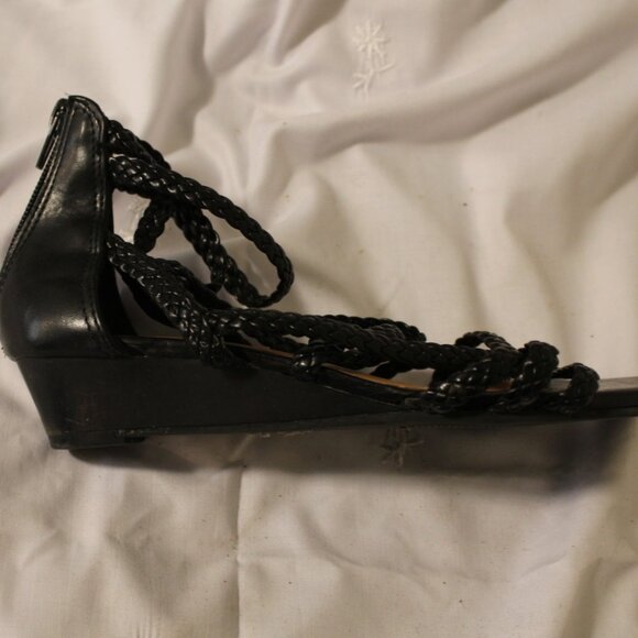 SANDALS - Picture 2 of 3